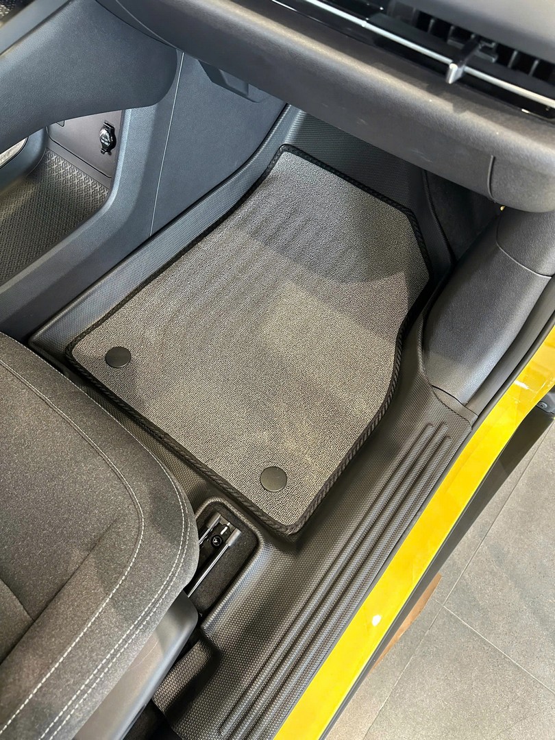 Thảm lót sàn ô tô TPE Vinfast Limo Green 12 thảm lót sàn ô tô TPE Vinfast Limo Green